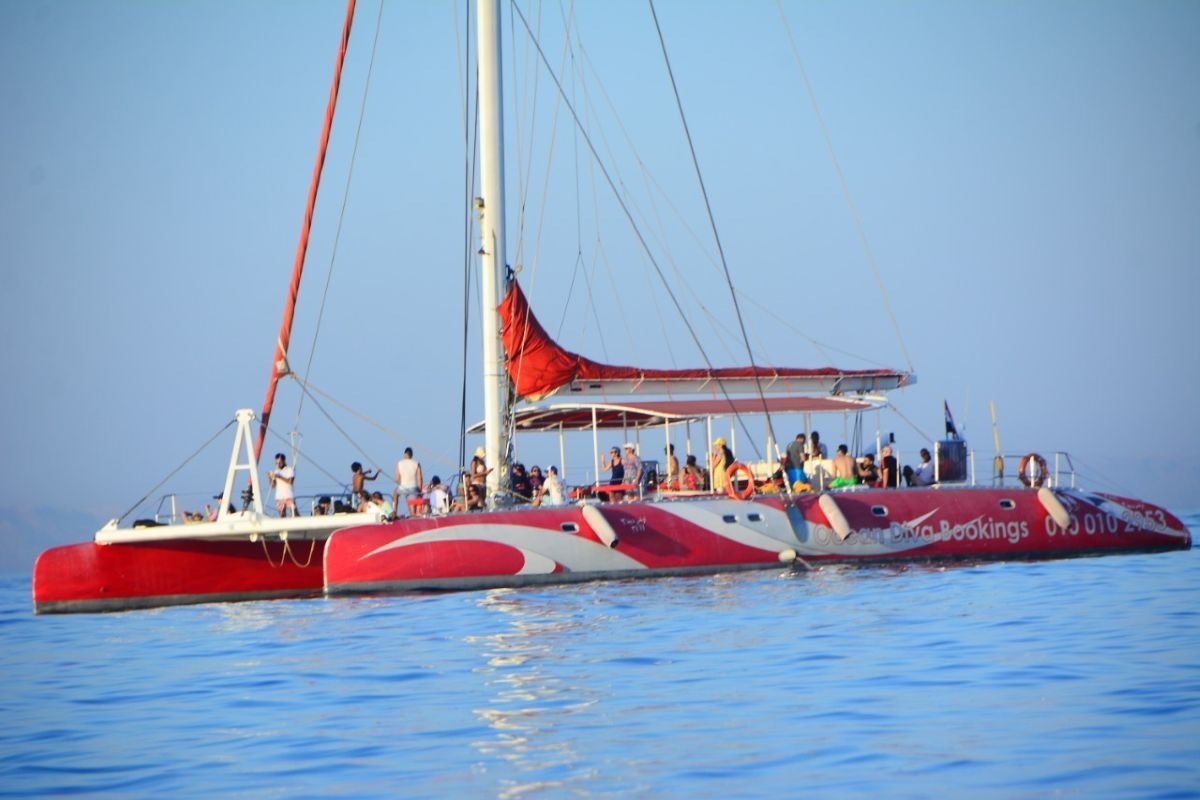 Catamaran Tour Hurghada – Luxury Trip with Snorkeling & Dolphin Watching